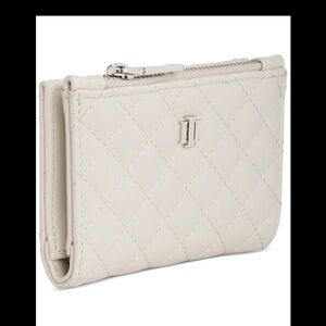 INC International Concepts‎ Cream Textured Wallet